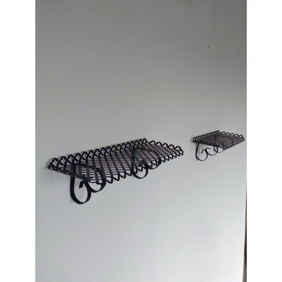 Vintage 1970s Pair of Black 14" Long Metal Clover Lattice Cutout Shelves - Picture 11 of 16